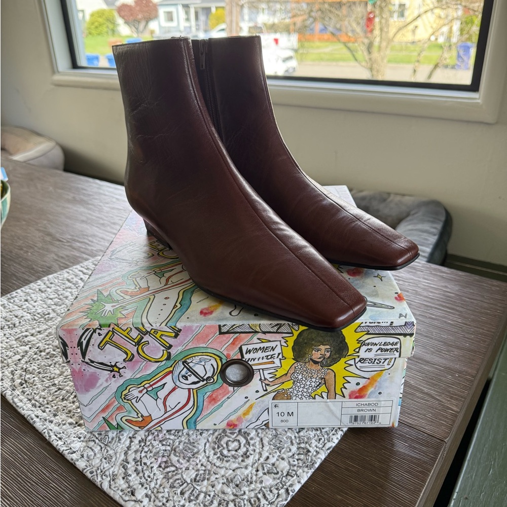 Jeffrey Campbell Brown Ichabod Booties. New 10 M